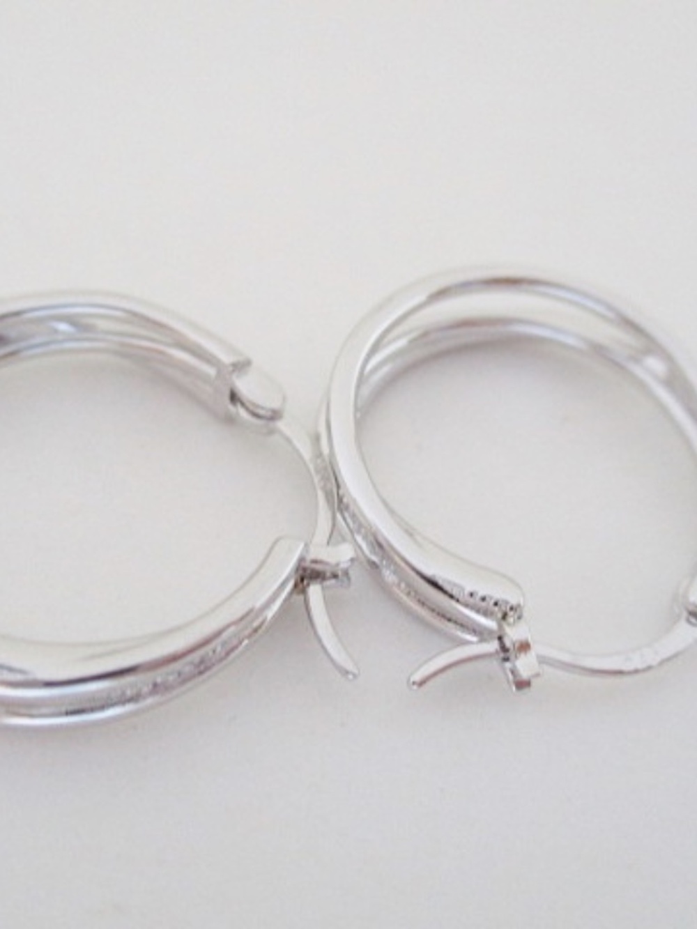 RALPH LAUREN - Pavé Crisscross Hoop Earrings in Sterling Silver - Picture 7 of 9